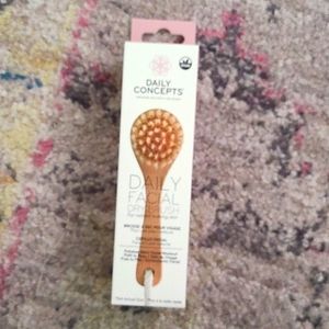 NIB Daily Concepts Daily Facial Brush